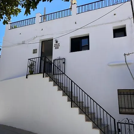 Modern 2 Bed Apartment, Private Roof Terrace With Jacuzzi - Centre - Casa De La Plaza
