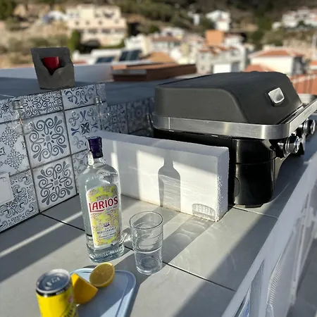 Modern 2 Bed Apartment, Private Roof Terrace With Jacuzzi - Centre - Casa De La Plaza Apartament Cómpeta