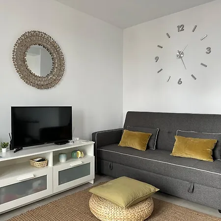 Modern 2 Bed Apartment, Private Roof Terrace With Jacuzzi - Centre - Casa De La Plaza * Cómpeta