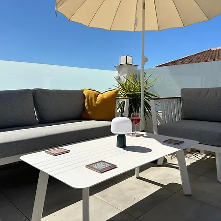 Modern 2 Bed Apartment, Private Roof Terrace With Jacuzzi - Centre - Casa De La Plaza * Cómpeta